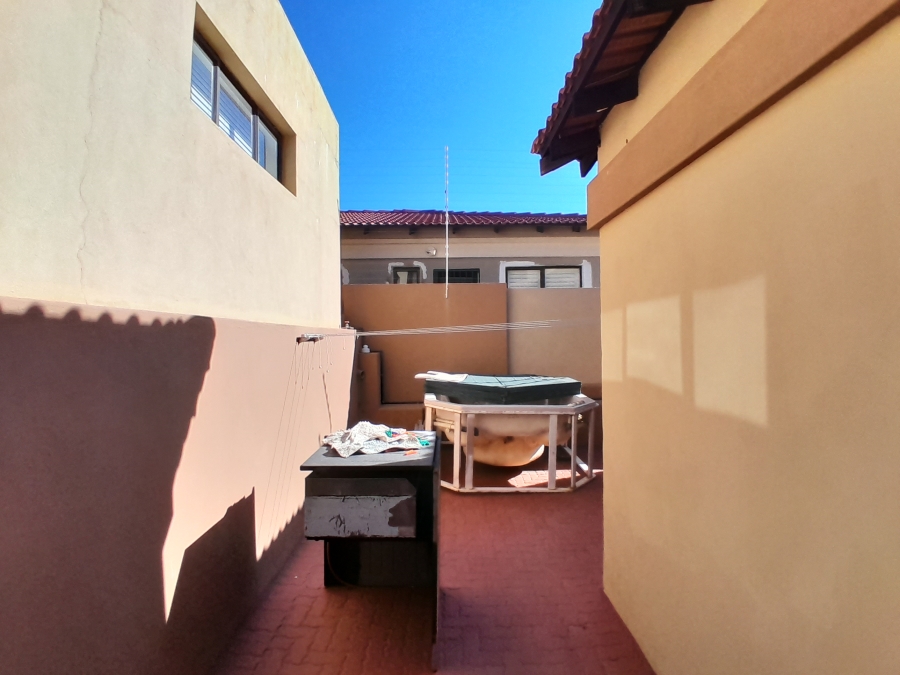 3 Bedroom Property for Sale in Safari Gardens North West